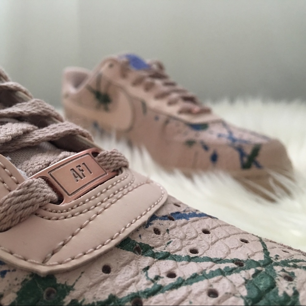 AIR FORCE 1 '07 LX - Picture 4 of 5